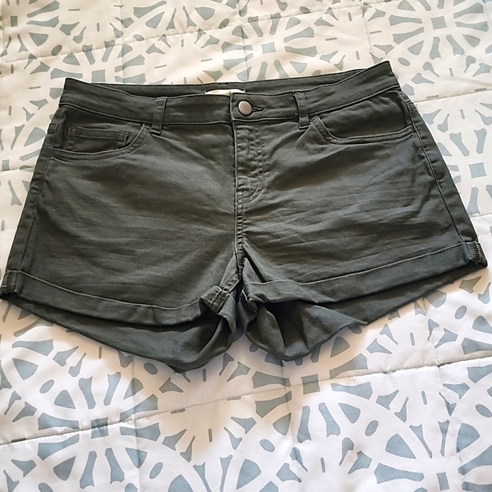 H & M Shorts